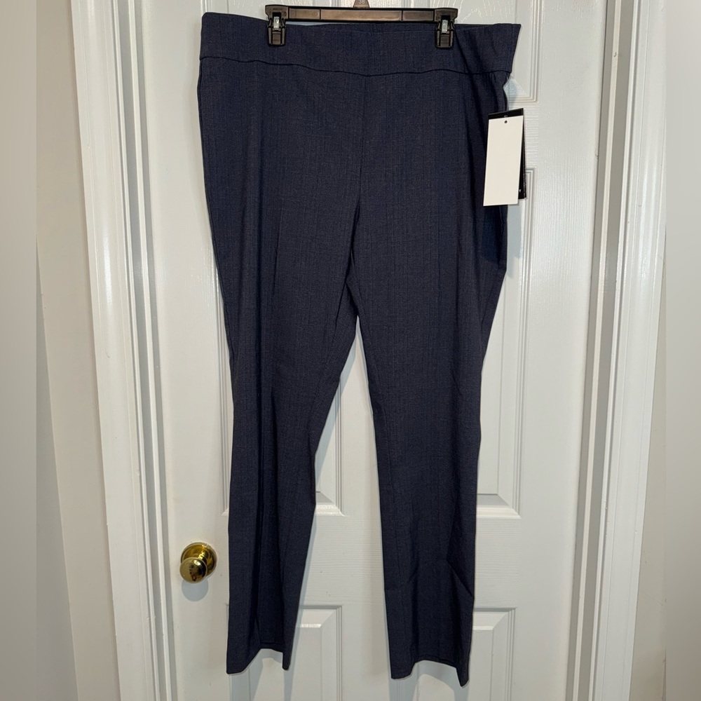 Relic I Women's Grey Trousers. Size 22W. NWT